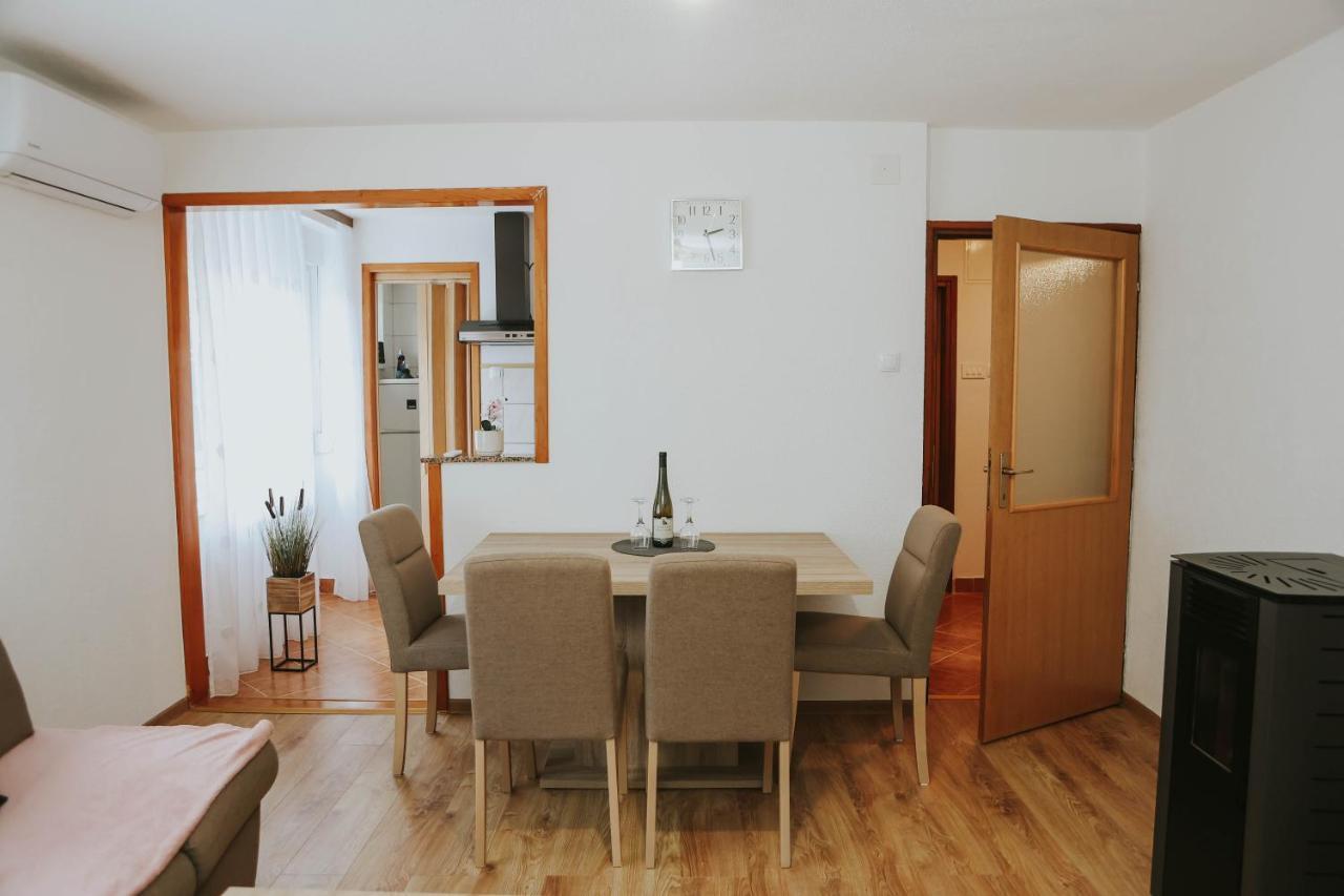 I&T Apartman Госпич Экстерьер фото